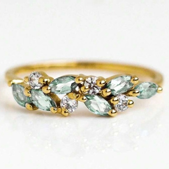 SALE Solid 18k Gold Mint Green Aventurine Quartz Crystal Ring (Size 7) - Picture 1 of 5